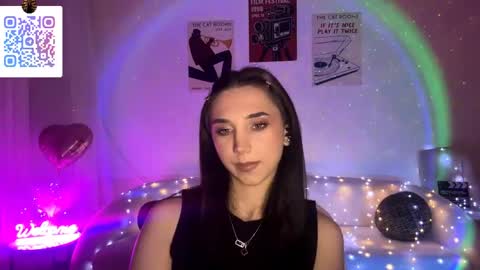 Snapshot of lilihalvorsen chatting on 04/21/26, 01:42 Lina online show from 04/21/26, 01:42