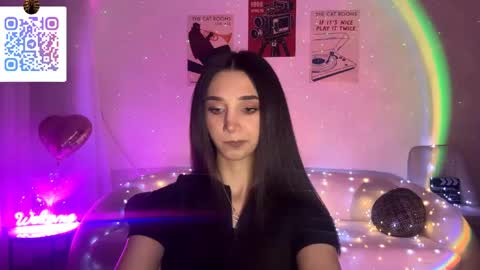 Snapshot of lilihalvorsen chatting on 04/21/26, 10:23 Lina online show from 04/21/26, 10:23