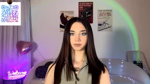 Snapshot of lilihalvorsen chatting on 04/29/26, 10:49 Lina online show from 04/29/26, 10:49