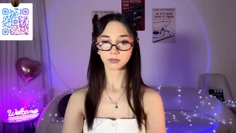 Snapshot of lilihalvorsen chatting on 05/17/26, 10:06 Lina online show from 05/17/26, 10:06