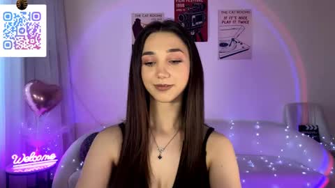 Snapshot of lilihalvorsen chatting on 05/19/26, 01:56 Lina online show from 05/19/26, 01:56
