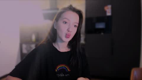 Snapshot of lililaluna chatting on 12/05/24, 11:27             ...  online show from 12/05/24, 11:27