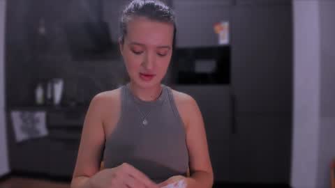 Snapshot of lililaluna chatting on 12/28/24, 09:40             ...  online show from 12/28/24, 09:40