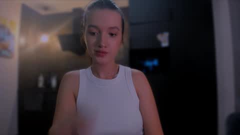 Snapshot of lililaluna chatting on 01/27/25, 05:58             ...  online show from 01/27/25, 05:58