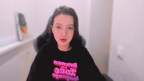 Snapshot of lililaluna chatting on 01/30/25, 12:37             ...  online show from 01/30/25, 12:37