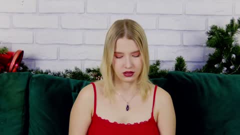 LiliLinn online show from 01/13/25, 04:18