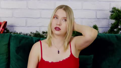 LiliLinn online show from 01/13/25, 07:21