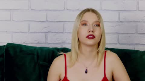 LiliLinn online show from 01/20/25, 10:29