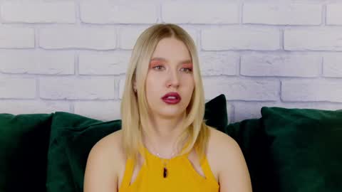 LiliLinn online show from 01/21/25, 07:47