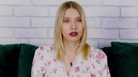 LiliLinn online show from 01/21/25, 11:03