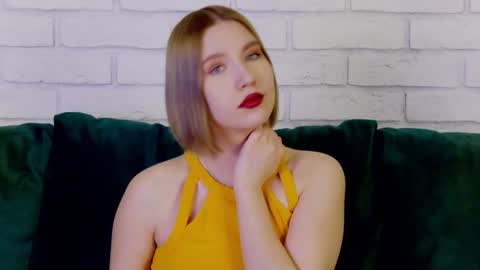 LiliLinn online show from 01/29/25, 05:09