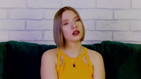 LiliLinn online show from 01/29/25, 08:18