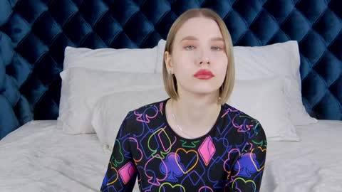 LiliLinn online show from 02/07/25, 09:26