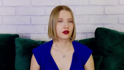 LiliLinn online show from 02/15/25, 09:16