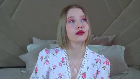 LiliLinn online show from 02/17/25, 05:58