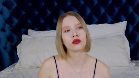 LiliLinn online show from 02/22/25, 06:17