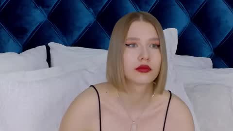 LiliLinn online show from 02/27/25, 11:20