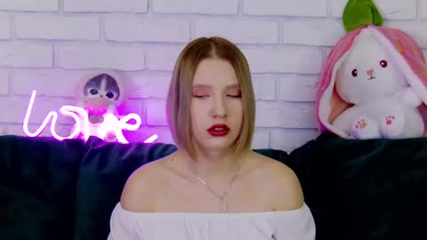 LiliLinn online show from 03/04/25, 05:11