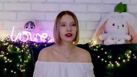 LiliLinn online show from 03/04/25, 08:13