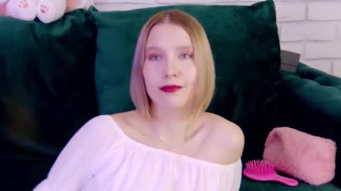 LiliLinn online show from 03/05/25, 02:45