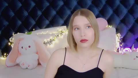 LiliLinn online show from 03/08/25, 08:11