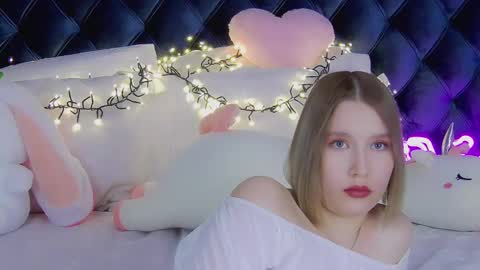 LiliLinn online show from 03/08/25, 11:16