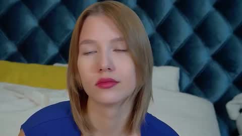 LiliLinn online show from 09/16/25, 04:35