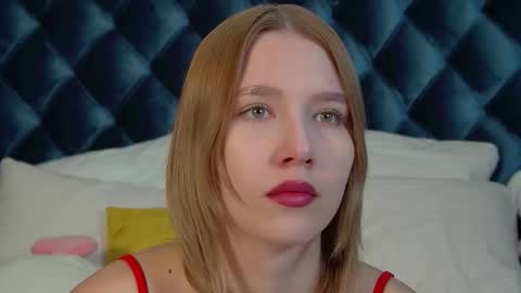 LiliLinn online show from 09/19/25, 04:36