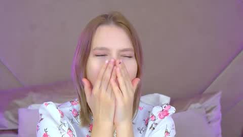 LiliLinn online show from 09/26/25, 05:11