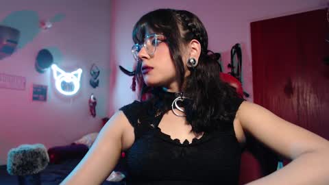 Molly online show from 01/10/25, 02:25