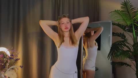 lililok101 online show from 10/13/25, 02:11