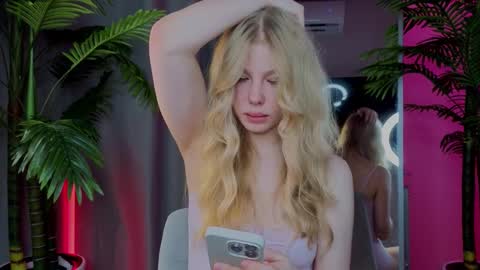 lililok101 online show from 02/26/26, 06:01