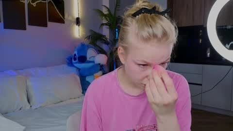 lililok101 online show from 04/21/26, 01:53