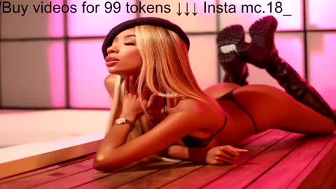 Snapshot of lilipinkette chatting on 12/21/24, 05:58 Lili online show from 12/21/24, 05:58