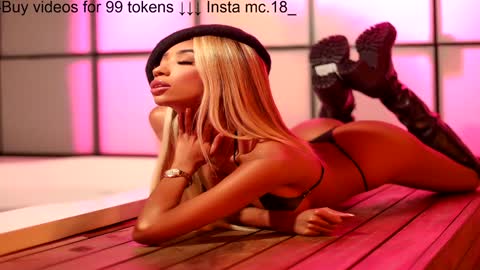 Snapshot of lilipinkette chatting on 01/06/25, 02:58 Lili online show from 01/06/25, 02:58