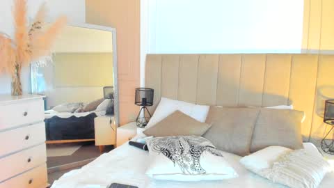 Snapshot of lilipinkette chatting on 02/02/25, 04:15 Lili online show from 02/02/25, 04:15