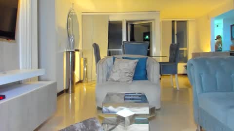 Lili  online show from 03/06/26, 04:42