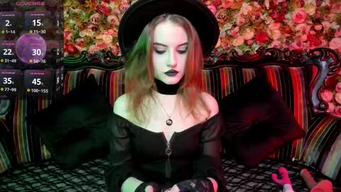 lilit_el_ online show from 12/19/25, 07:59