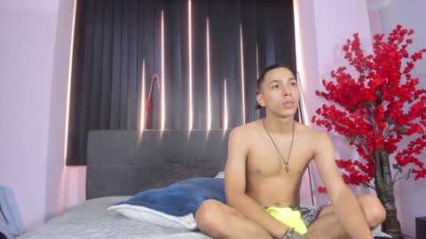 Snapshot of lilith_and_marcusblain chatting on 12/30/24, 07:32 Lili Marcus online show from 12/30/24, 07:32