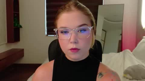 Lilith Bonheur online show from 03/31/26, 11:05