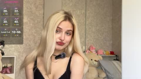 Snapshot of lilith_butterfly chatting on 06/06/26, 12:10 Lilly online show from 06/06/26, 12:10