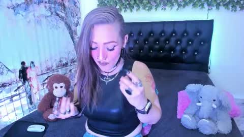 Snapshot of lilith_draven chatting on 02/25/26, 06:06 lilith draven online show from 02/25/26, 06:06