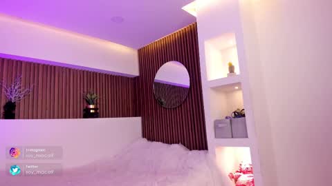 Lilith Gray online show from 02/20/25, 10:05