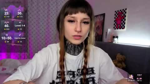 lilith_poison online show from 12/19/25, 06:15