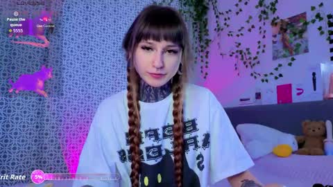 Snapshot of lilith_poison chatting on 05/15/26, 06:15 lilith_poison online show from 05/15/26, 06:15