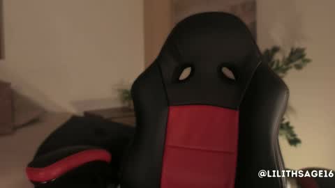 lilith_sage_ online show from 10/15/25, 11:43