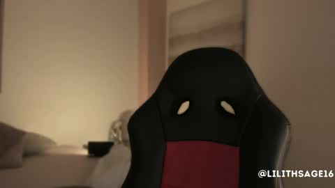 lilith_sage_ online show from 10/22/25, 11:54