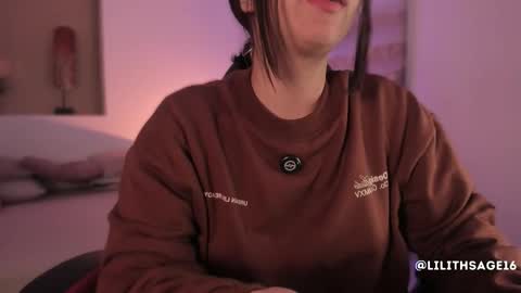 lilith_sage_ online show from 11/04/25, 12:59