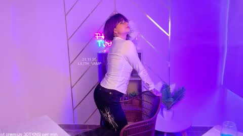 LILITH 200 LIKES   Thursday Clown Costume M online show from 11/21/25, 09:02