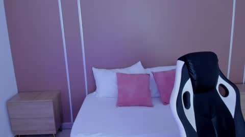 L I L I  online show from 02/13/26, 07:21